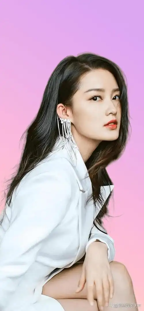 李沁:你有那么好的年纪为什么不笑得更好看!