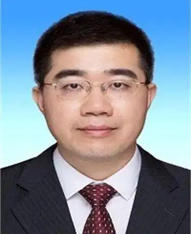 黄志坚简历:今年7月,黄志坚被任命为广东省政府办公厅副主任,5个月后