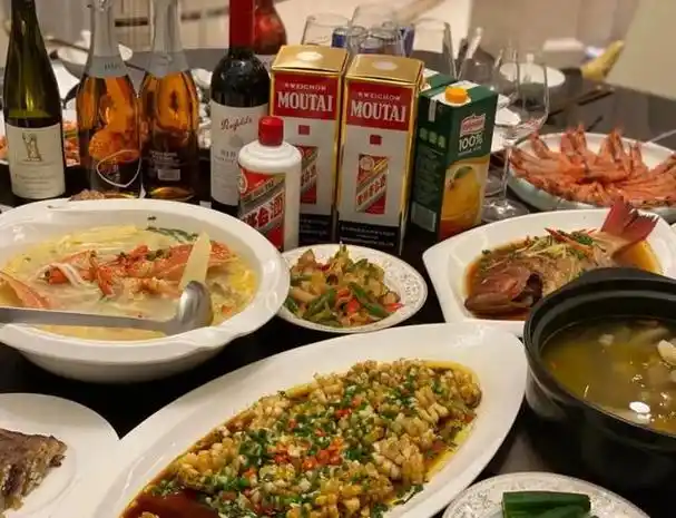 丢人!山西男子随礼100,却喝了两瓶茅台,还暴露了许多酒桌陋习