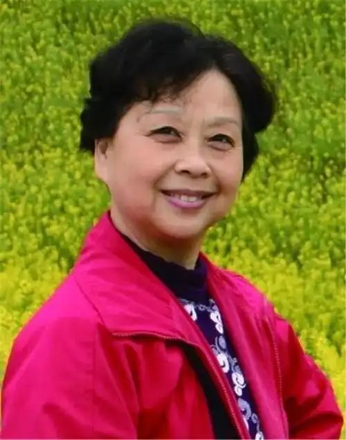 遨游浩瀚星海探秘载人航天中科院老科学家科普演讲团石磊走进历城二中