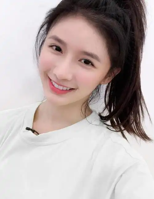 蔡卓宜身材真有料!瘦而不柴穿薄纱礼裙勒出凹凸感,是我小瞧她了