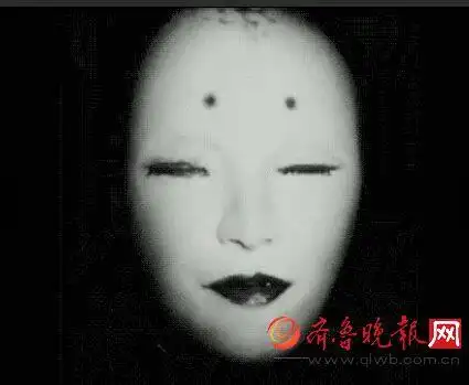 恐怖电影很吓人,但是等镜头很辛苦有没有;有些图片也很吓人,但是太