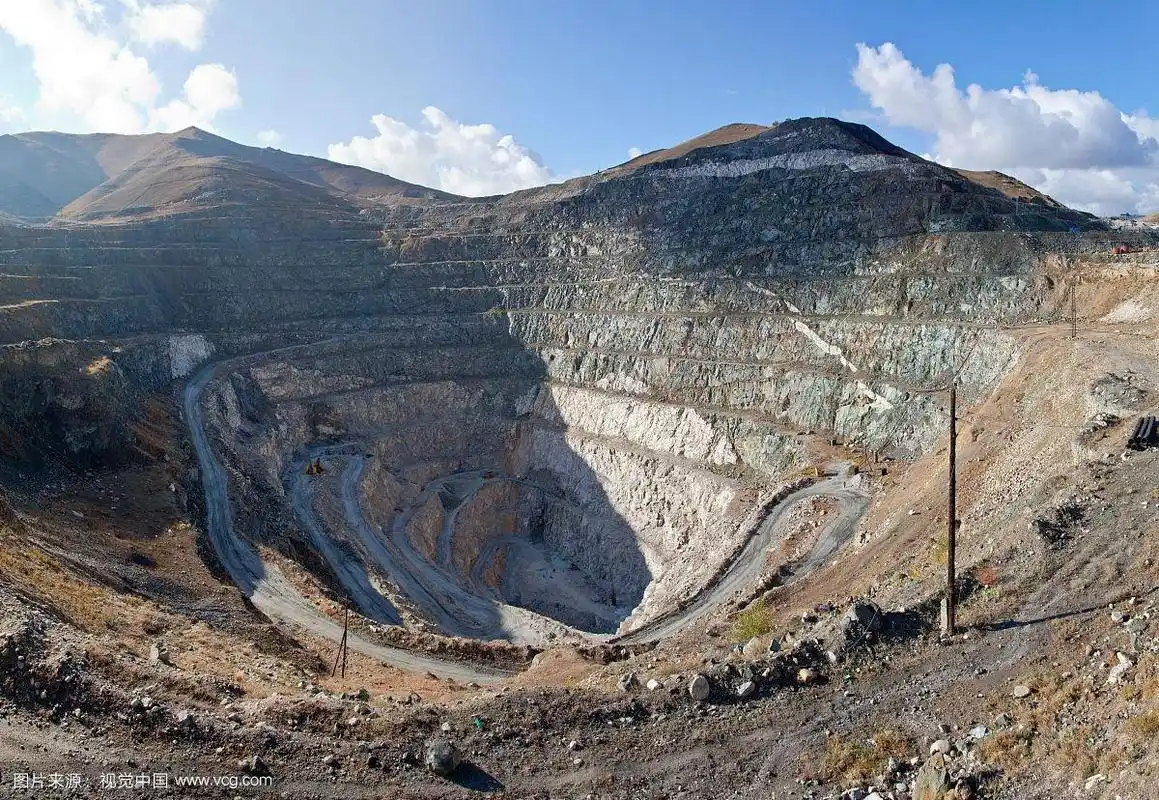 新疆阿勒泰可可托海煤矿