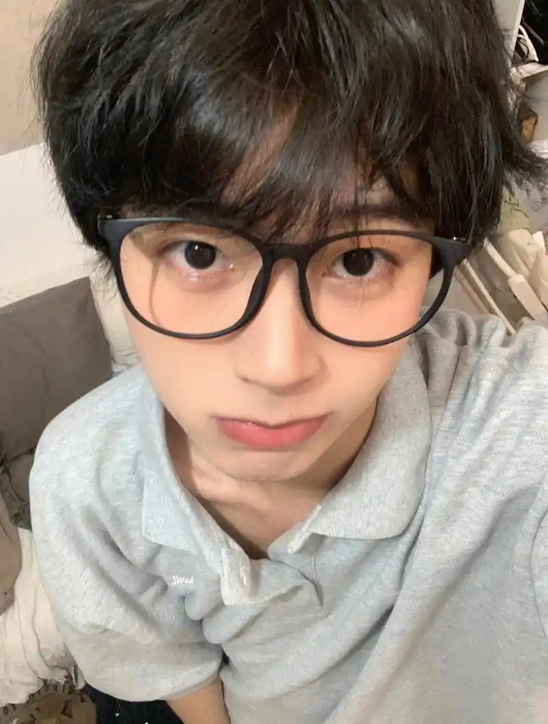 你好,处大象吗98 #清纯男高 #氛围感 #小奶狗男友 - 抖音