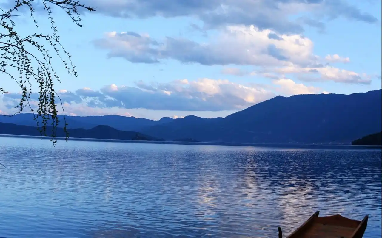 著名旅游景点泸沽湖摄影桌面壁纸图片下载