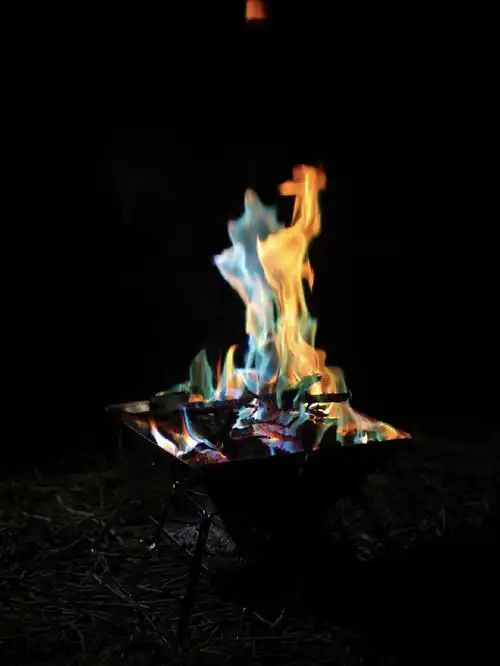 彩色火焰变色粉 露营绝绝子