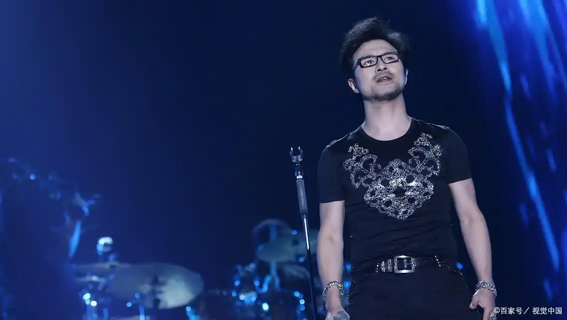 汪峰,又上热门了,真是不容易啊!