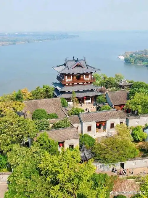 门票:30元起[gf]23f0[/gf]开放时间:8:00-17:30地址:江苏省镇江市京口