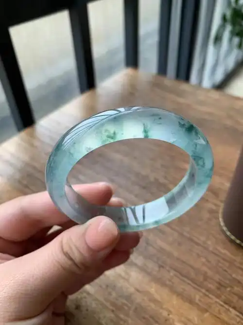 飘蓝花翡翠手镯