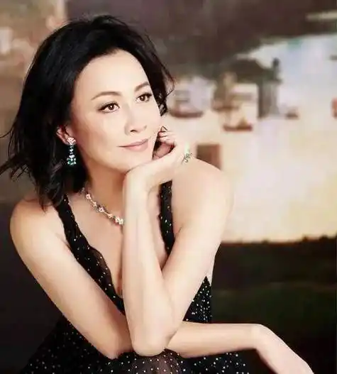 娱乐圈第一渣女:闺蜜反目,与百万富豪擦肩而过,她经历了什么?