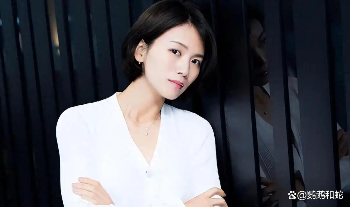 陈思诚前女友曹曦文晾娃,女儿像富豪爸爸,12岁身高140让她焦急