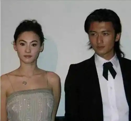 王菲与她老公的合照王菲最爱谁