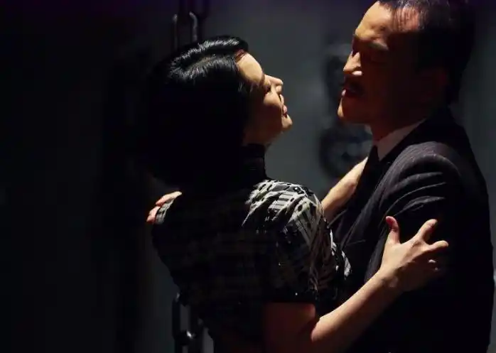 她是冯小刚的女神,是华晨宇的"精神伴侣",更是很多人心目中的不老女神