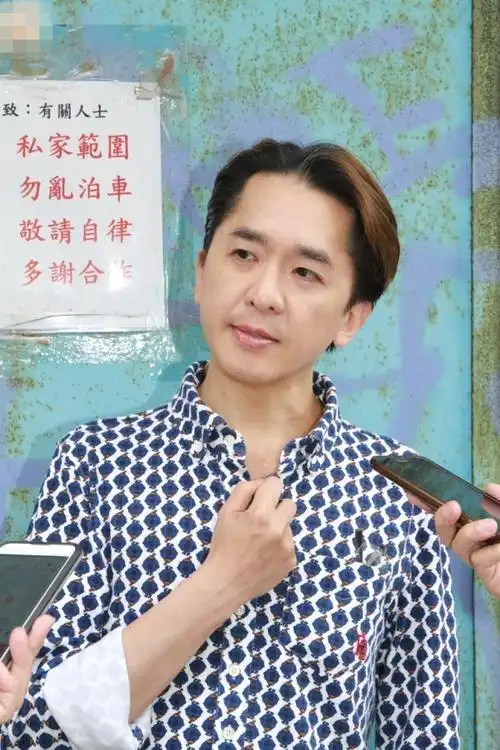 原创邓兆尊身家数亿却排队坐两元电车,自曝为保护财产用巨款考验女友