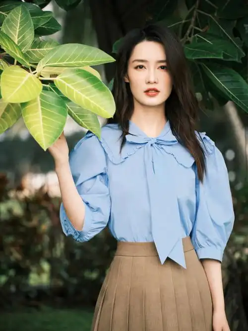 演员李沁787878787878