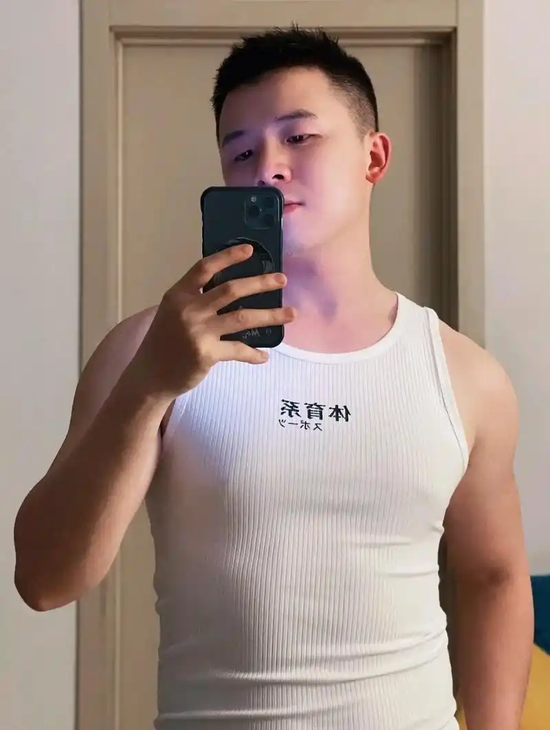 做1个壮壮的憨憨94.#小奶狗男友 #憨憨男孩 #可狼可奶  - 抖音