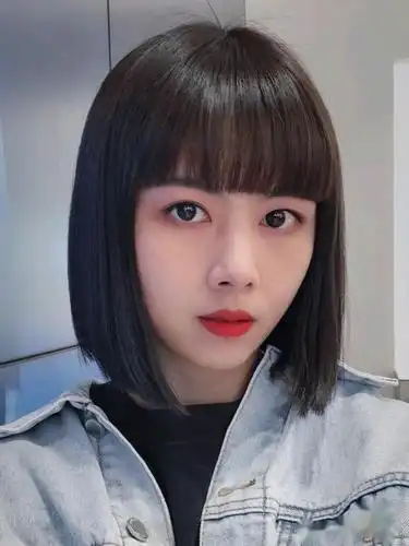 四十岁的女人,最好别剪下面几种发型,显土没气质,后几种更好看