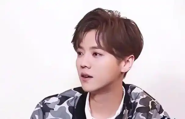 有种"整容"叫鹿晗谈恋爱,女友关晓彤变化不大,他却像换个人