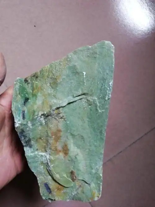 罕见青岛崂山玉原石国内众多收藏家争夺