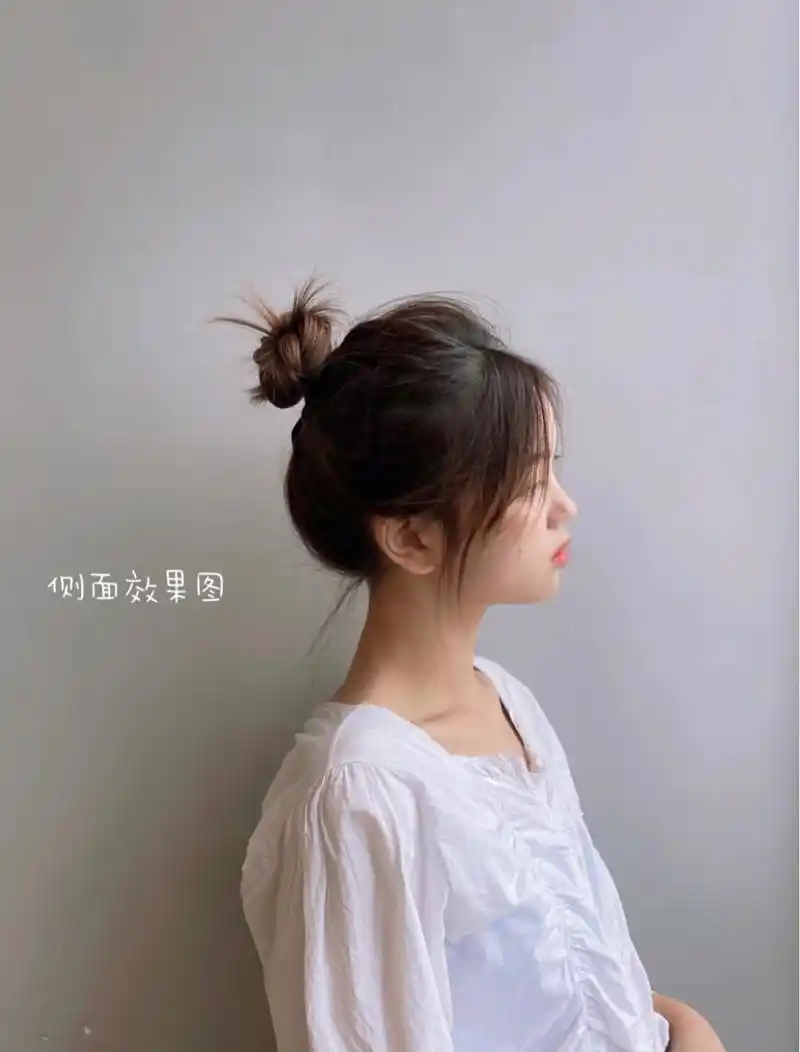 一分钟教你扎丸子头,超级简单好看且逢松显脸小