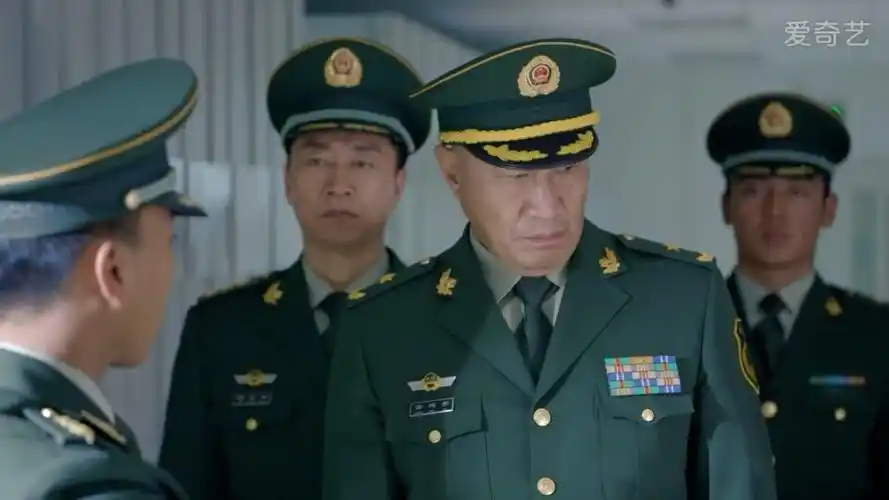 这位首长是什么军衔?