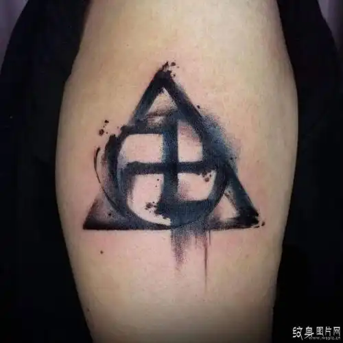 万字符纹身图案欣赏 吉祥如意与永恒不变的神秘符号