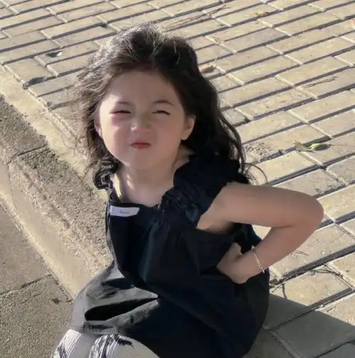 【搞怪女头萌娃宝宝 可爱女生头像春夏活力微信qq头像无水印】#搞怪