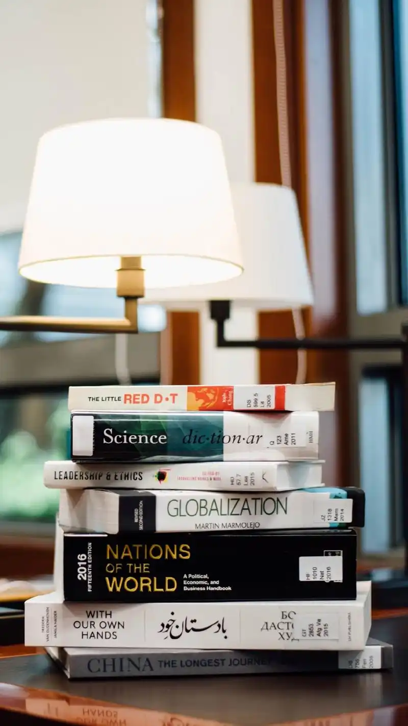 精选书本文艺静物图片手机壁纸