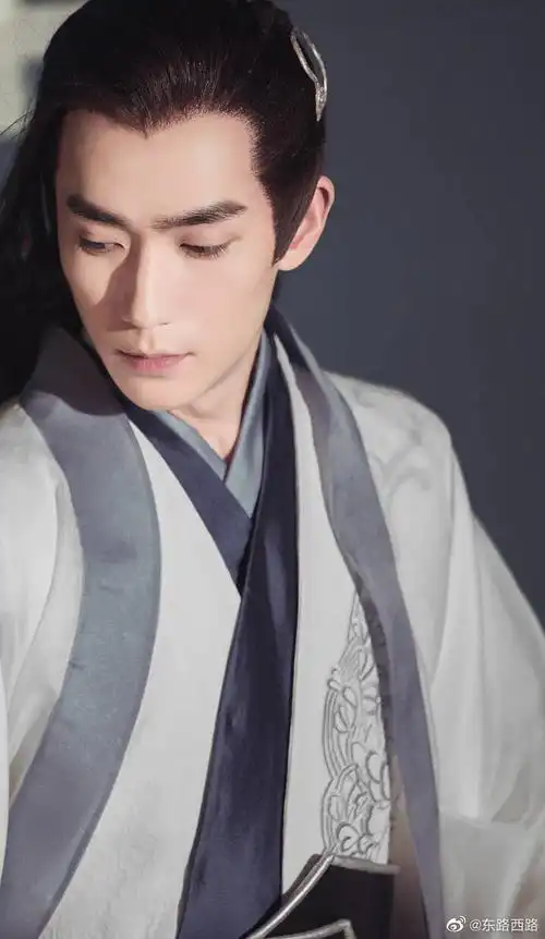 朱一龙民国风时装男刊金封女刊银封