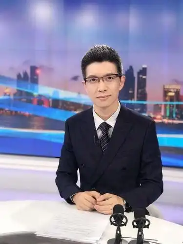 从高考落榜生到知名央视主持人,朱广权的成功没你想的那么简单_腾讯