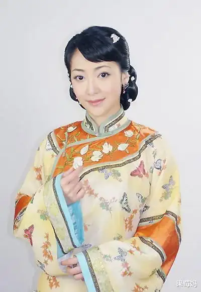 她出道24年一手好牌打的稀烂,从娱乐圈宠儿变弃儿,导演:她便宜
