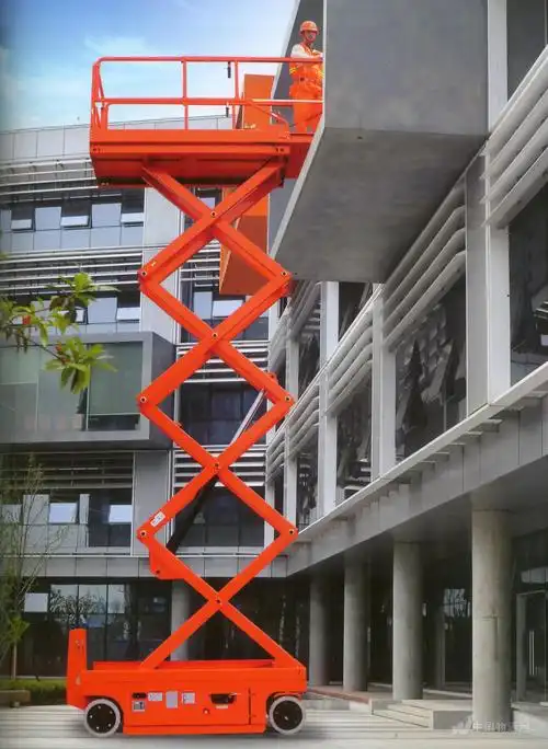 【供应大型移动剪叉升降货梯】_济南金万通机械制造有限公司