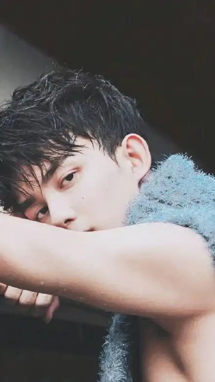 吴磊手机壁纸-微信表情包-搞笑图片表情#吴磊#好看#同学#长大#壁纸