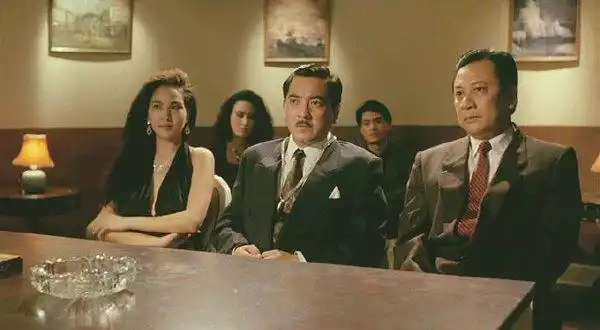 拍摄40余部以赌博为背景的影片,开创了港产电影的先河,其中以《赌神》