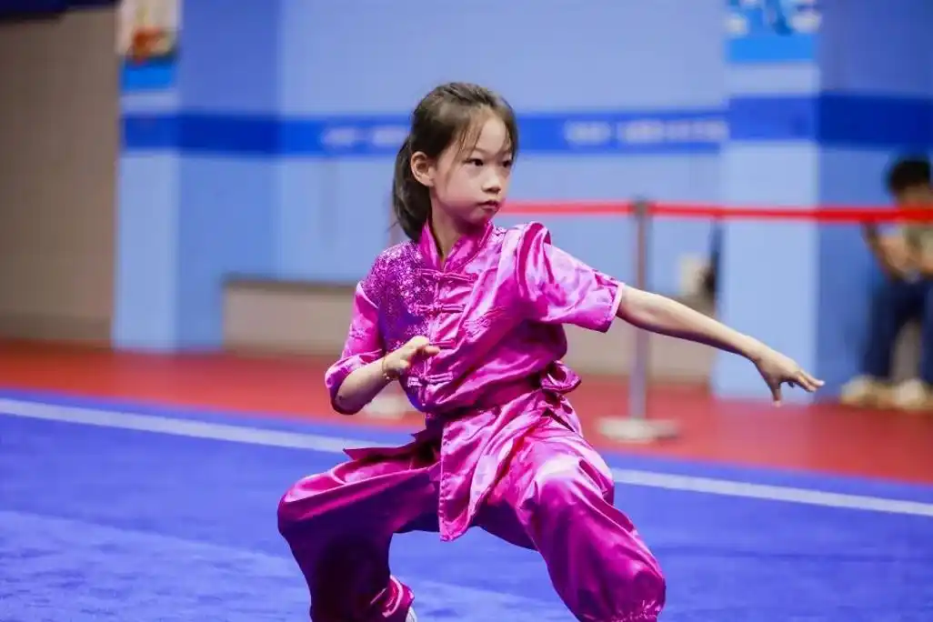 这群功夫少年太飒啦青浦区青少年武术套路比赛举行