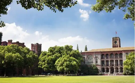 买房子,也是在  旁挑 主要是龙城大街及周边区域交通和配套相对完善