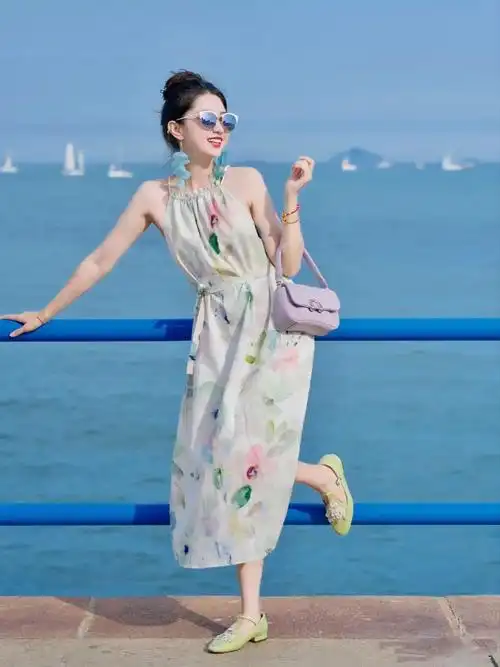 穿裙子拍照各种好看的简约姿势提高出片率也能拍美照