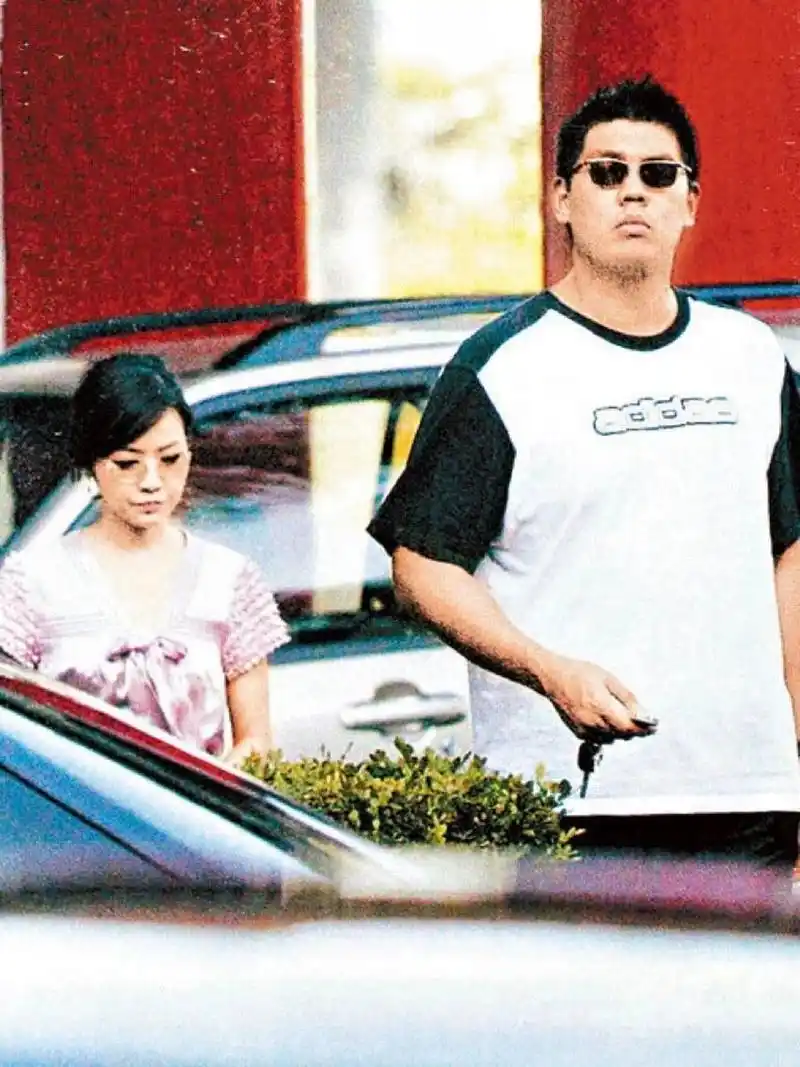 考个古:侯佩岑在周杰伦之前交往的是连公子 别脑补连家看不上主播不让