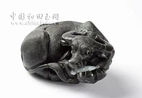 墨玉籽料把件一定牛