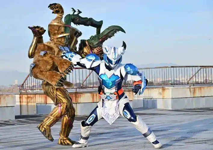 假面骑士魔杰德的月光魔犬形态,看起来的话确实很像是新的骑士.