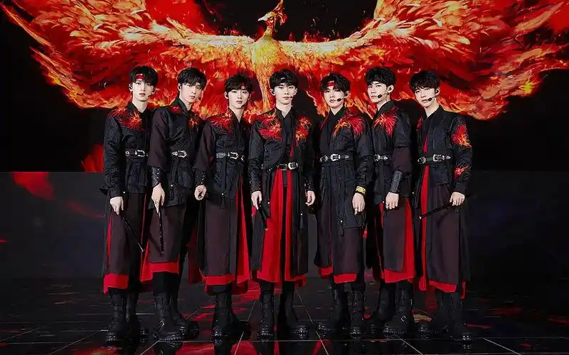 【时代少年团】《朱雀》舞台混剪(一键换装)!来看时代少年团如何演绎!