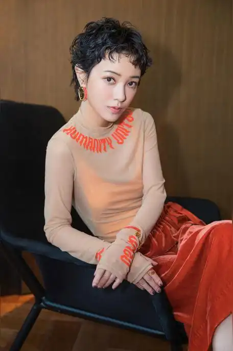 早年经历郭采洁照片郭采洁1986年2月19日出生于台湾台北.