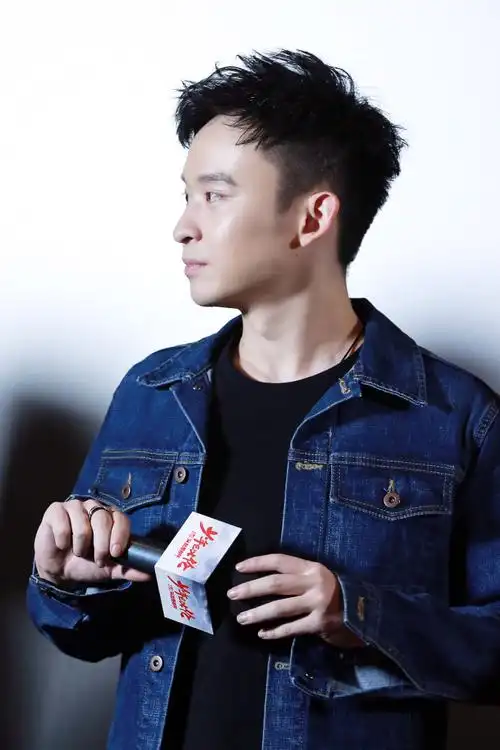 董子健少年巴比伦发布会高清图片