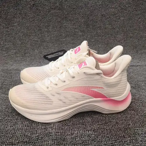 安踏2021新款女鞋