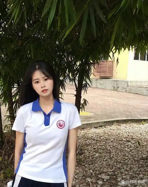 校服也这么"卷"了?深圳校服推出防晒衣款,家长却有新担忧-6