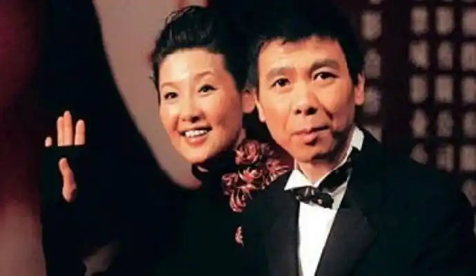 容忍丈夫找小三,屡遭背叛却不离婚,徐帆的聪明或许你