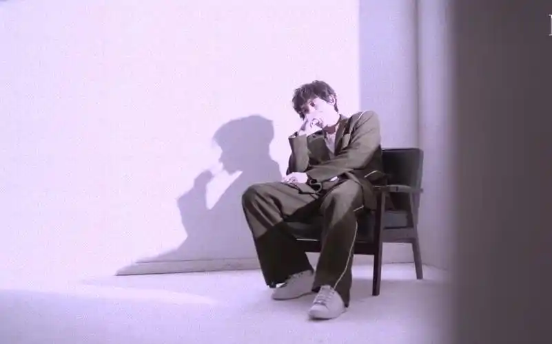 张哲瀚长发时期全物料合集怎么会有把长发驾驭的恰当好处的男艺人无