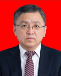 个人简历:王威,男,1972年  月出生,1991年 月参加工作,中共党员