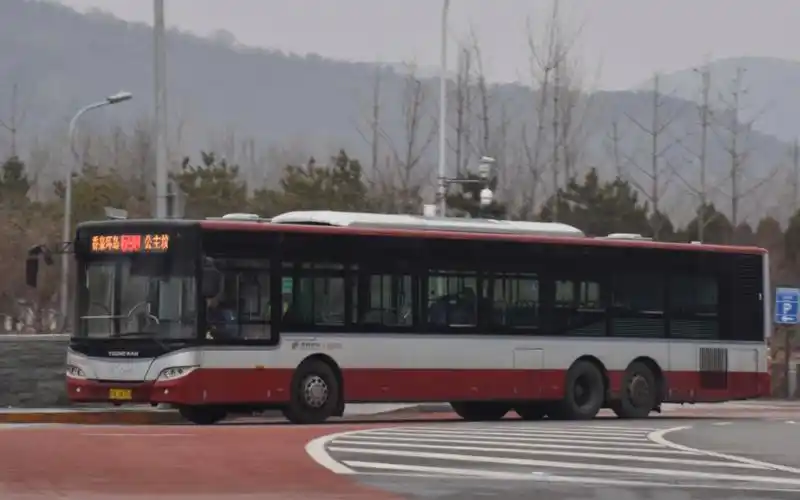 【北京公交698路】青年jnp6140gvc 三轴气尼 行驶片段行走音