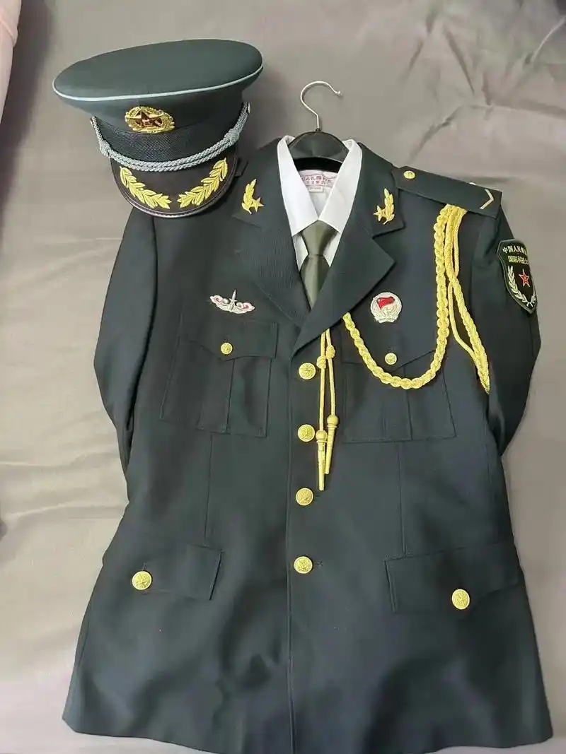 武警16式士官礼服 - 抖音